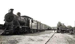 imagen tren con maquina a vapor