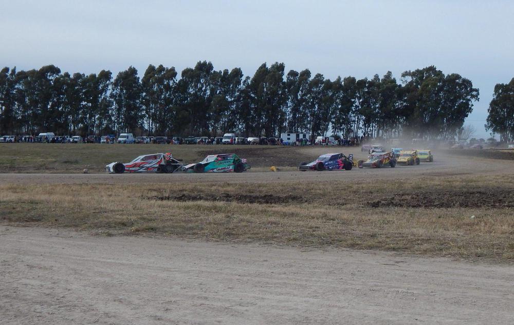 imagen automovilismo en Laprida (1)