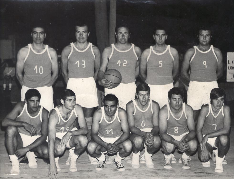 imagen equipo basquet racing 1969