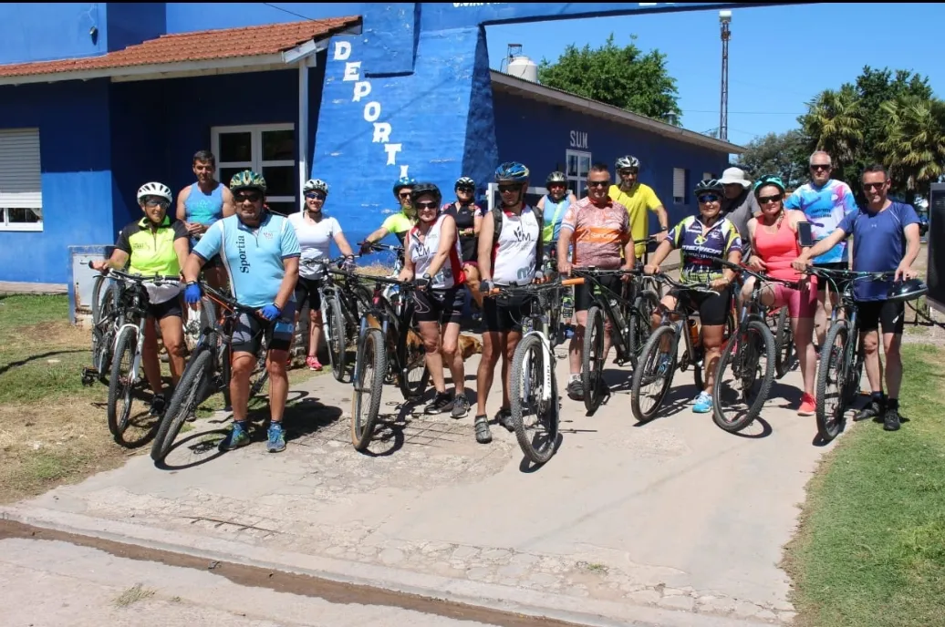 Screenshot_20231111-235613_WhatsApp