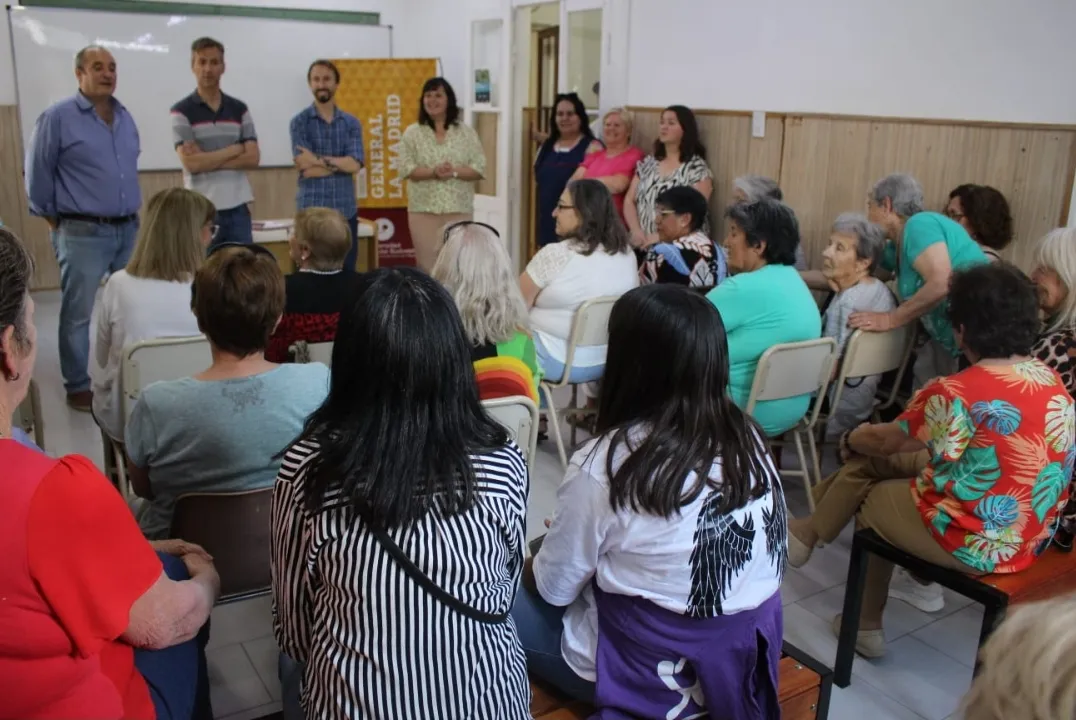 Screenshot_20231122-034915_WhatsApp