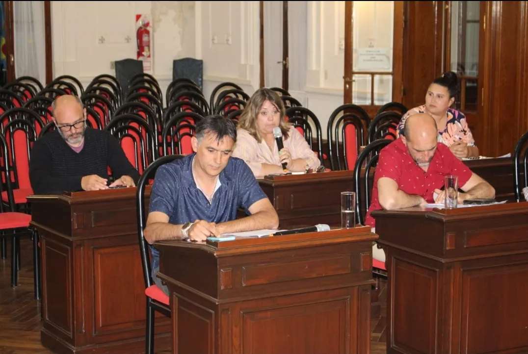 Screenshot_20231124-003836_WhatsApp