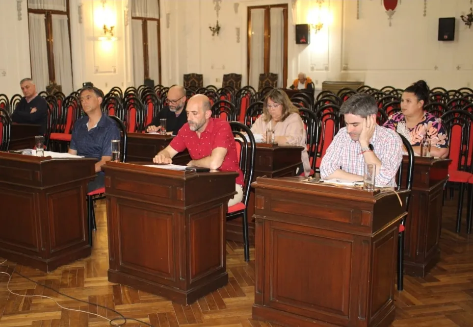 Screenshot_20231124-003802_WhatsApp