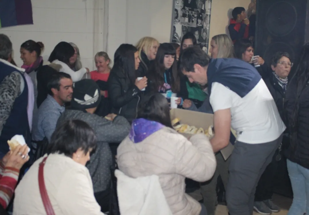 Screenshot_20230811-020353_Photos