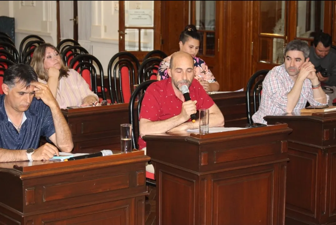 Screenshot_20231124-004005_WhatsApp