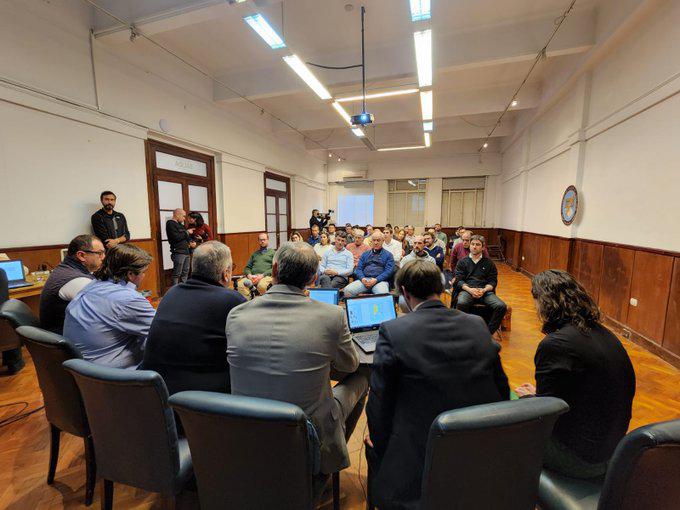 imagen reunion cañamo 2