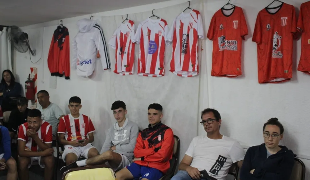 Screenshot_20231118-061333_WhatsApp