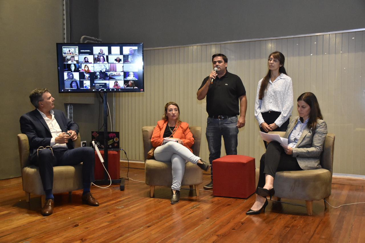 imagen capacitacion concejaes UCR 2