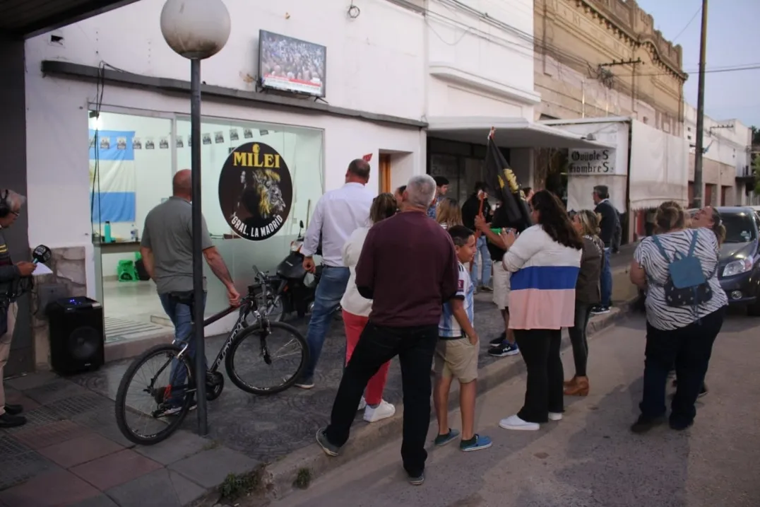 Screenshot_20231120-052104_WhatsApp