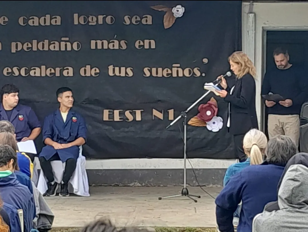 Screenshot_20231218-235952_WhatsApp