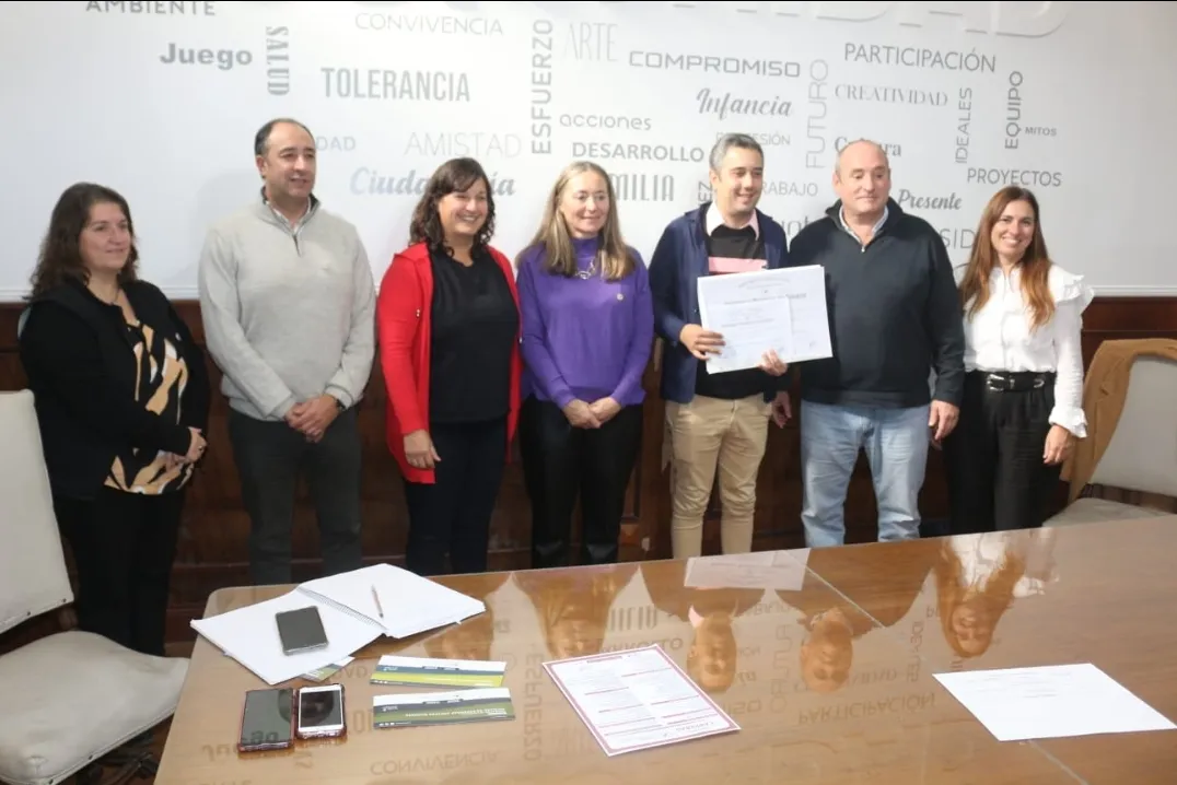 Screenshot_20240430-023733_WhatsApp