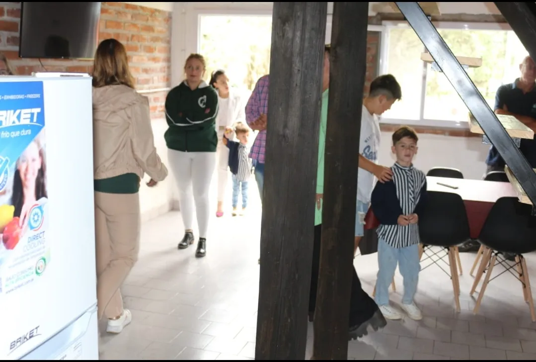 Screenshot_20250215-070238_WhatsApp