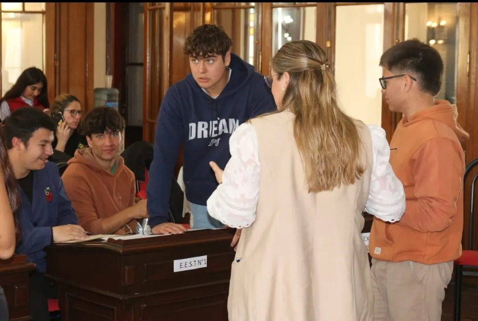 Screenshot_20250927-050535_WhatsApp