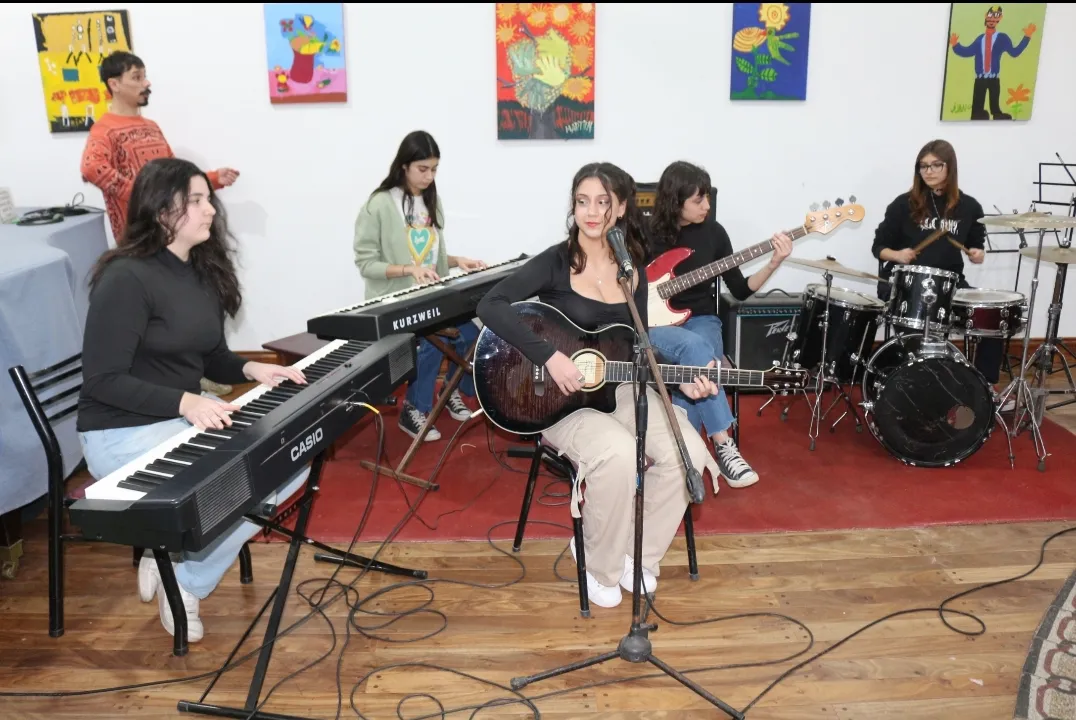 Screenshot_20240721-232856_Photos