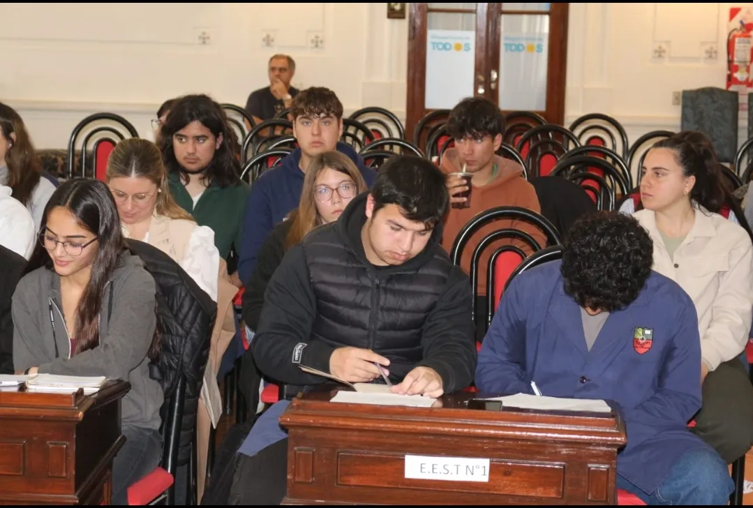 Screenshot_20250927-050801_WhatsApp