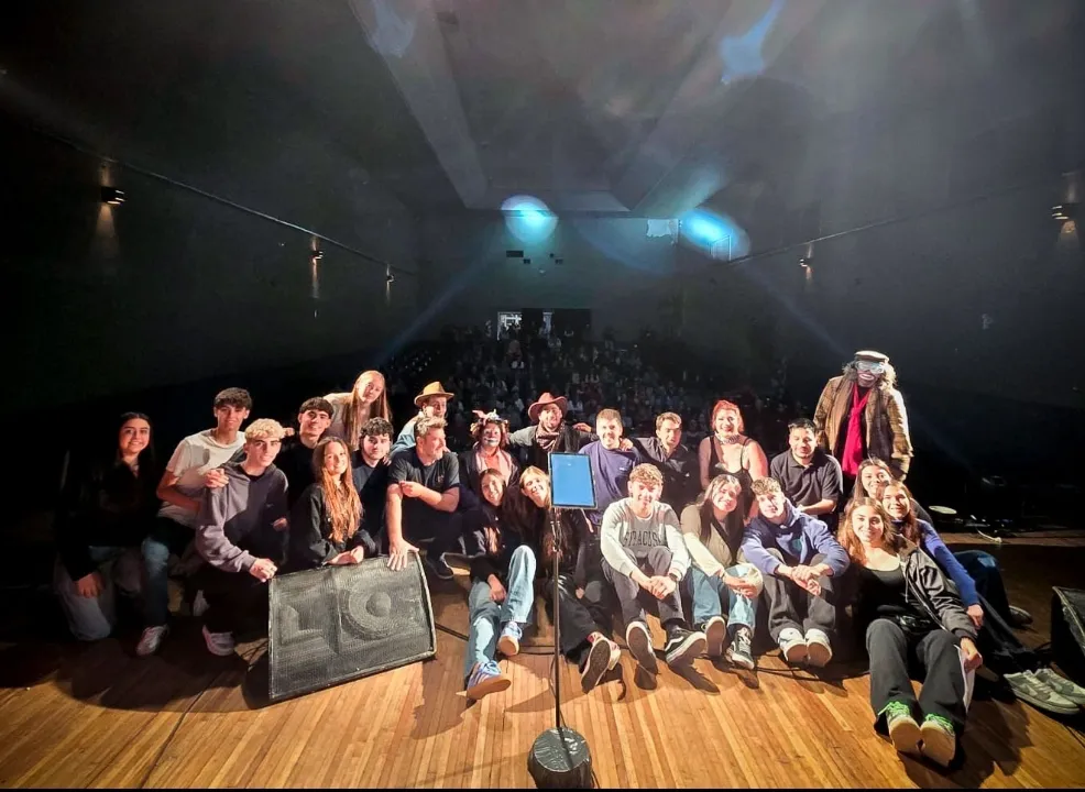 Screenshot_20251015-063948_WhatsApp