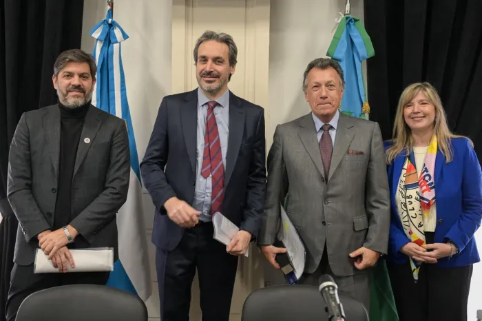 imagen Convenio para la capacitación de autoridades de mesa