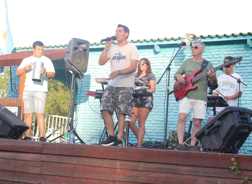 Screenshot_20250119-231217_Photos