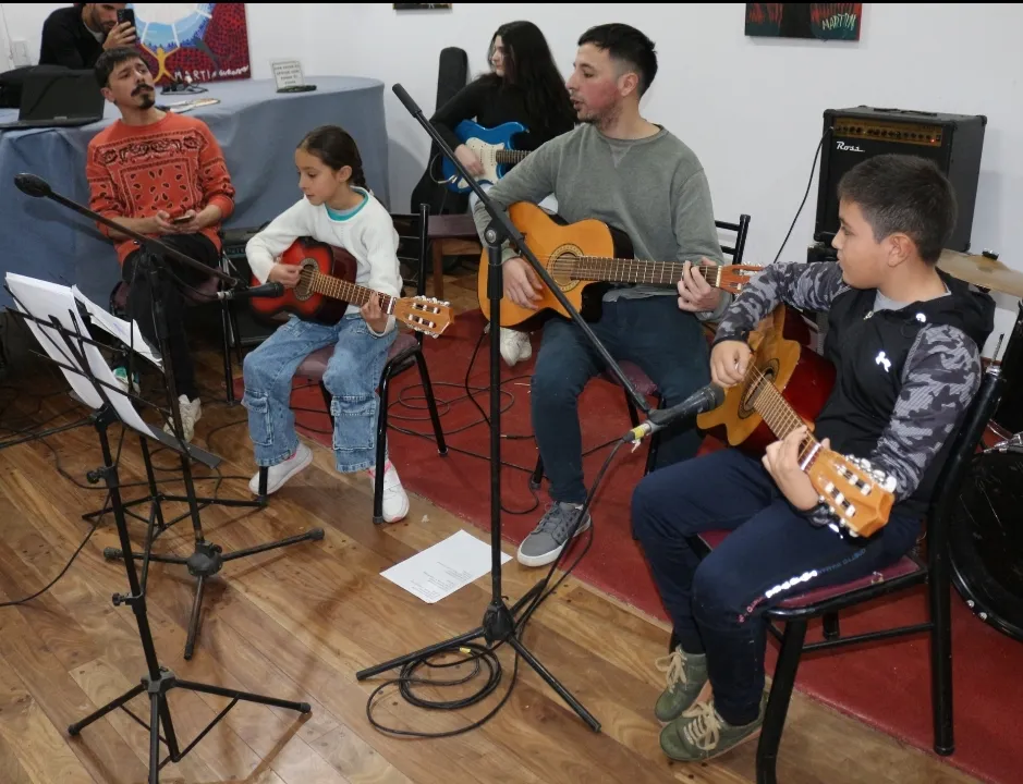 Screenshot_20240721-233013_Photos