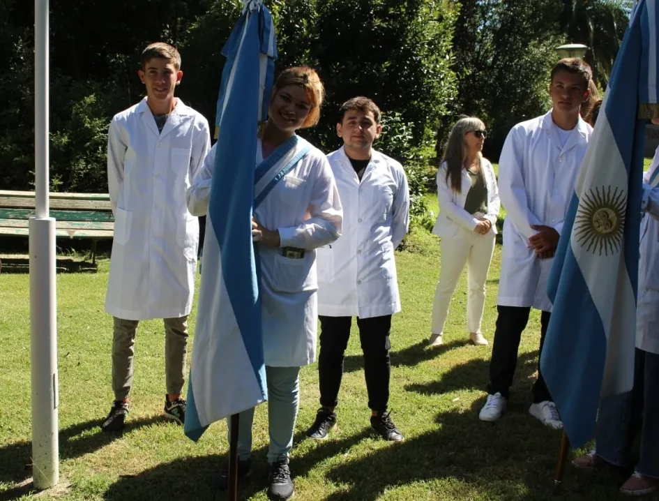 Screenshot_20240215-011646_WhatsApp