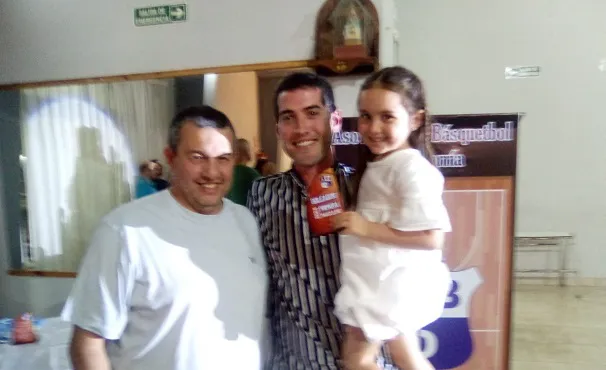 imagen basquet Simon Nieto