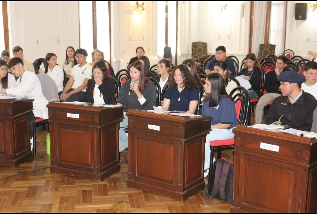 Screenshot_20250927-050702_WhatsApp