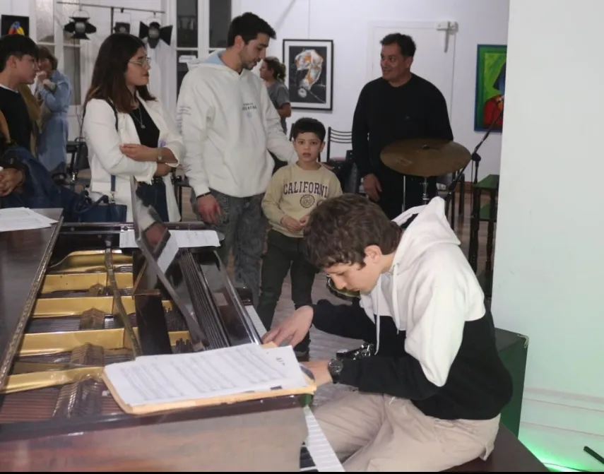 Screenshot_20250913-061102_WhatsApp