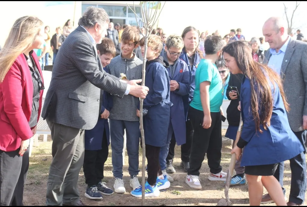 Screenshot_20250812-065126_WhatsApp