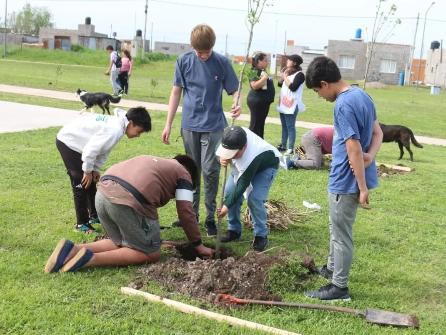 Screenshot_20251010-071606_WhatsApp