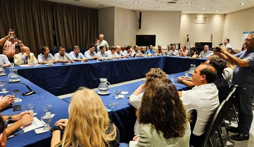 imagen reunión radicales 1