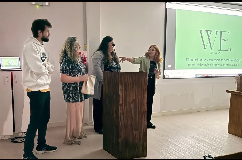 Screenshot_20250911-050454_WhatsApp