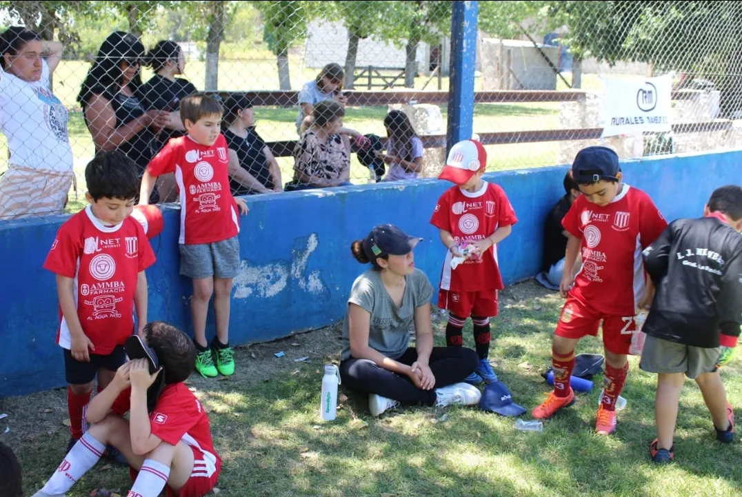 Screenshot_20231211-030443_WhatsApp